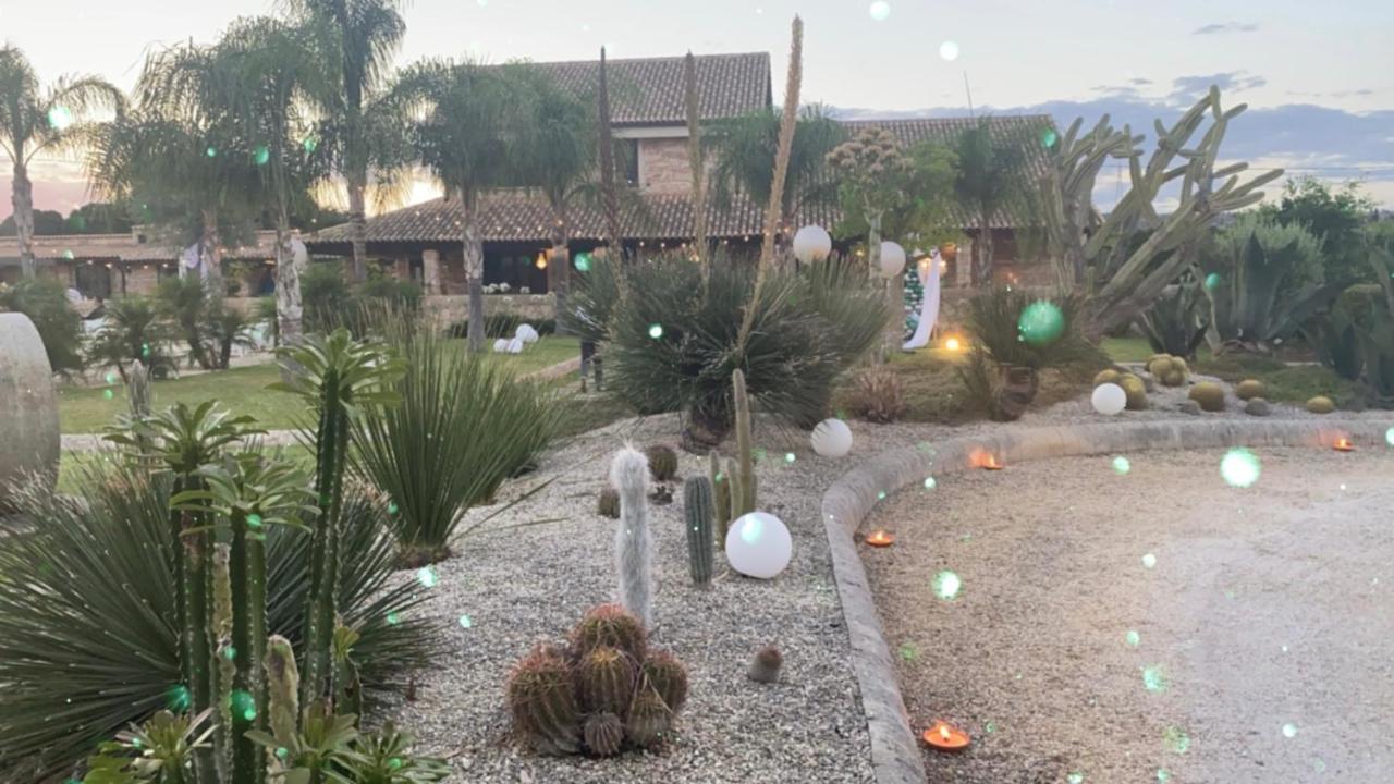 Mythos Holidays & Events Syracuse Luaran gambar