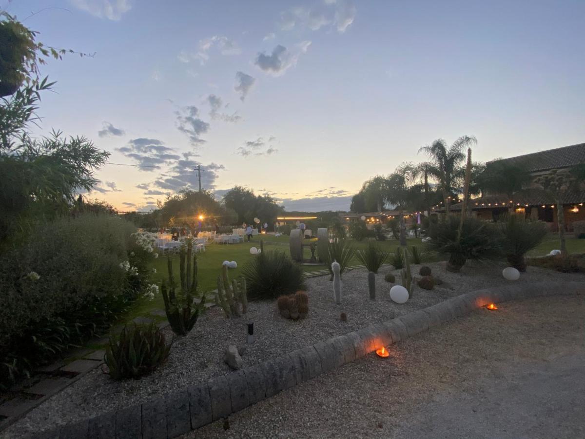 Mythos Holidays & Events Syracuse Luaran gambar