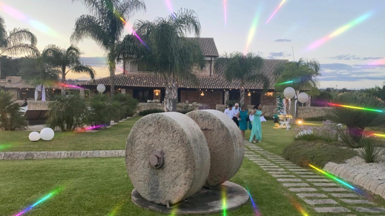 Mythos Holidays & Events Syracuse Luaran gambar