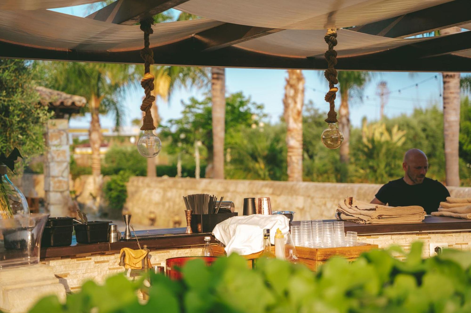 Mythos Holidays & Events Syracuse Luaran gambar